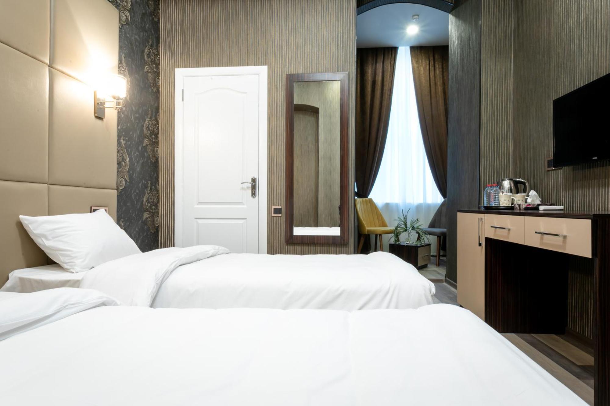 Garden Inn Nizami Hotel บากู ภายนอก รูปภาพ