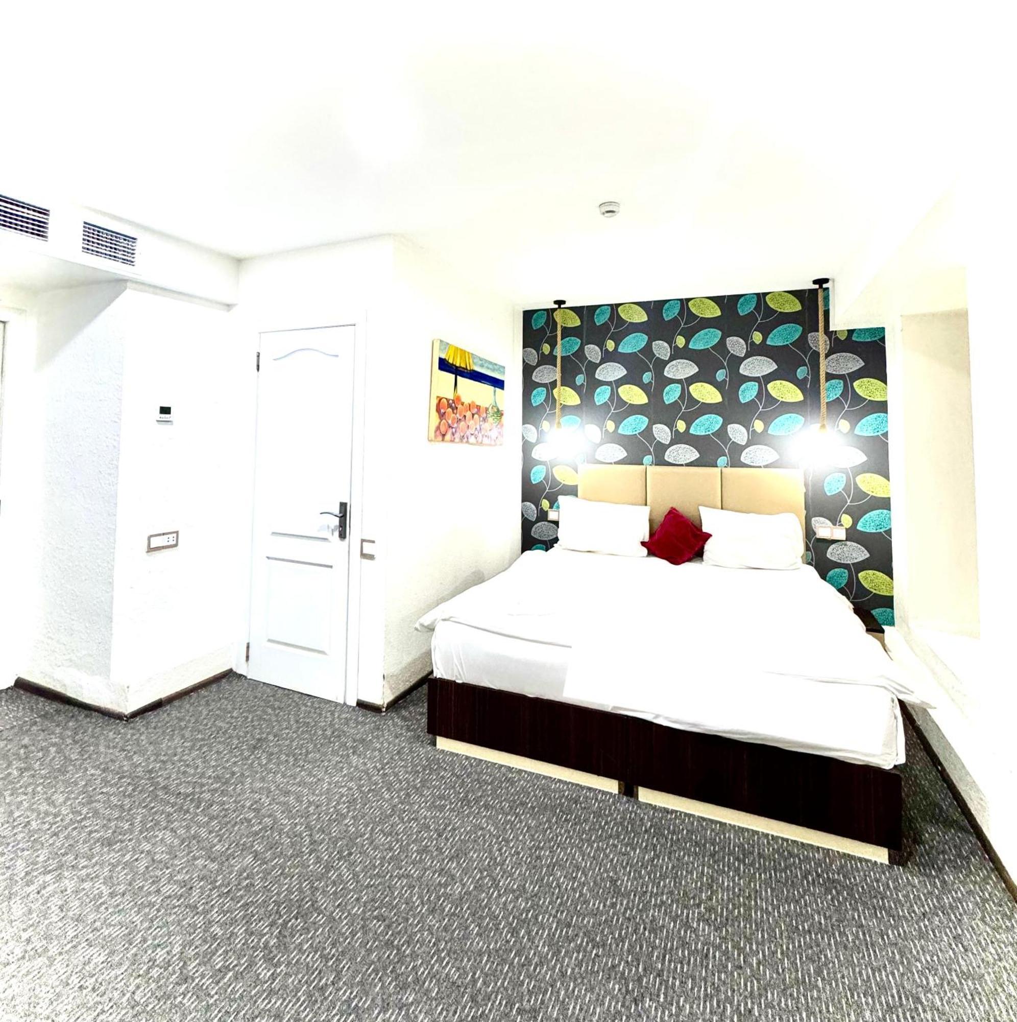 Garden Inn Nizami Hotel บากู ภายนอก รูปภาพ